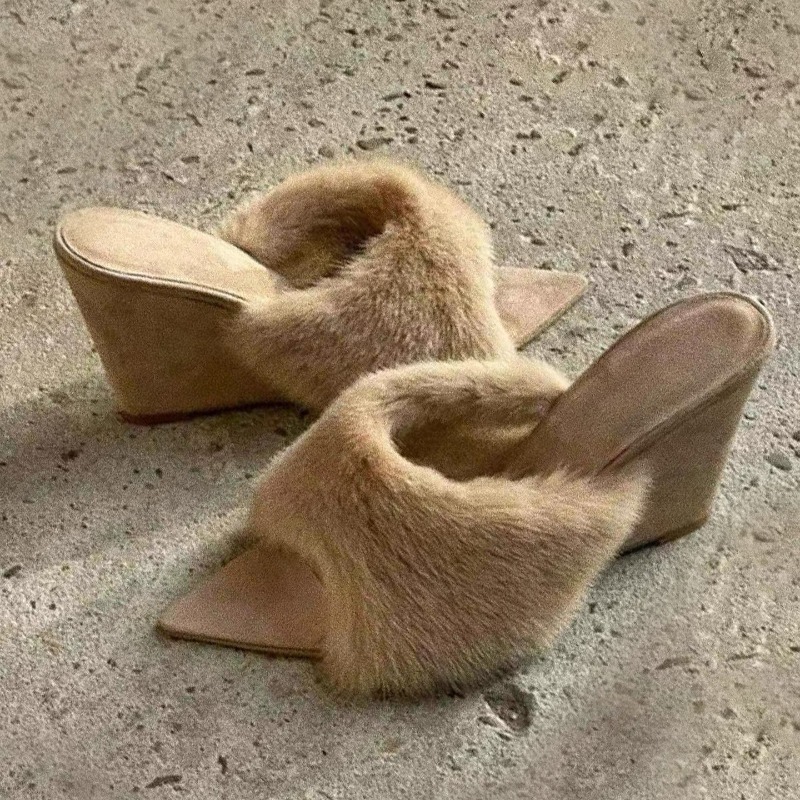 Fluffy Women Slippers Wedges P - Winter Clothing Ladies ulasan dan harga